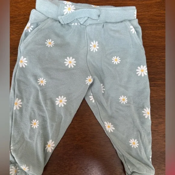 Kyte Baby Daisy Jogger Set. Please read description! - Picture 4 of 4
